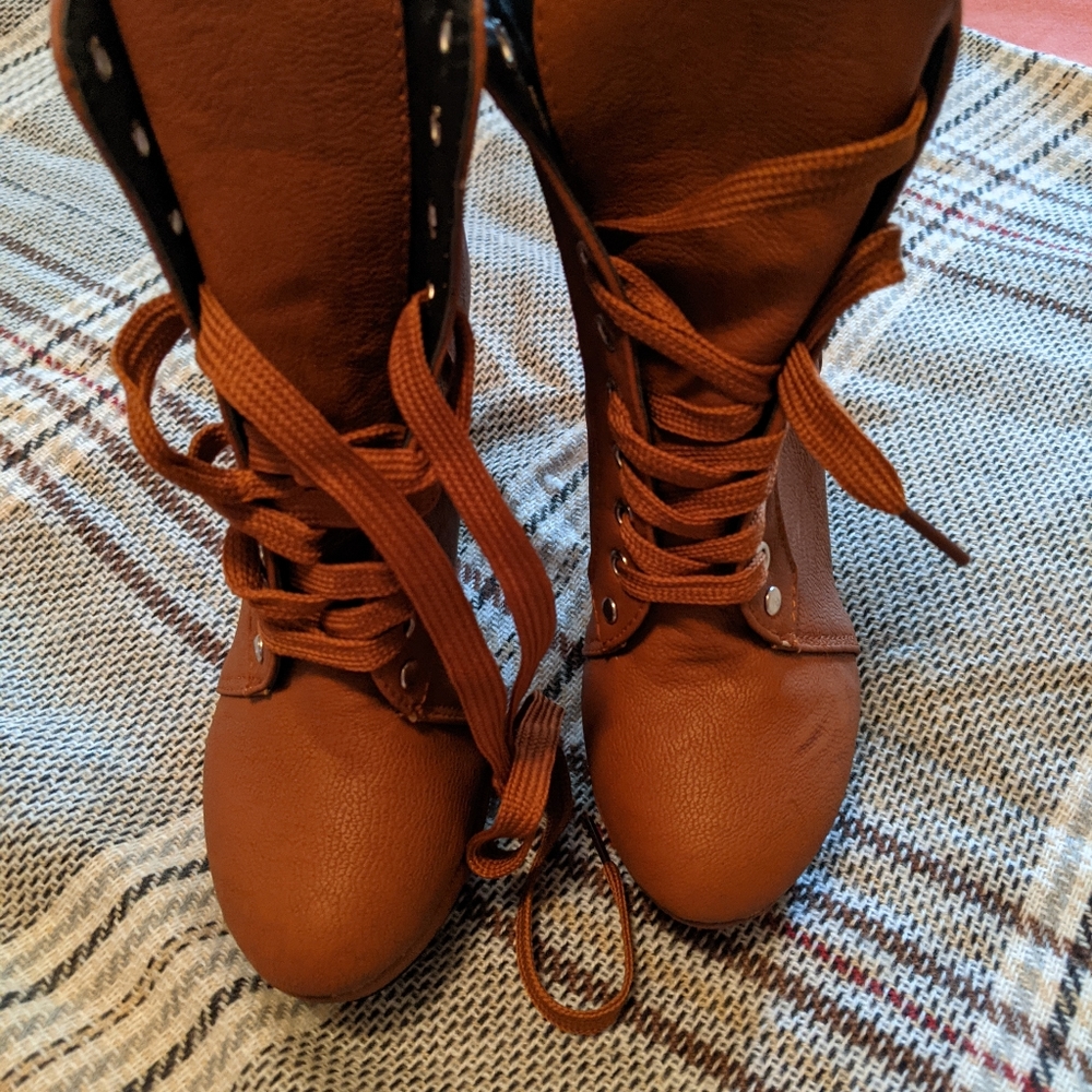 Boutique High Heel Boots - Picture 4 of 7